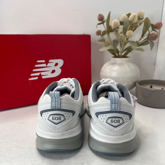 New Balance WX608V5 Faux Leather Sneakers White/Blue Women 8 Wide Tried On - Picture 4 of 10